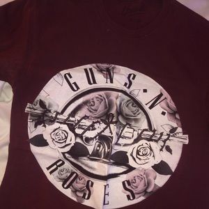 Guns N Roses burgundy + pink tshirt